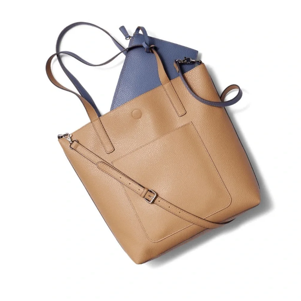 Vegan reversible carryall with a removable pouch tan/light blue